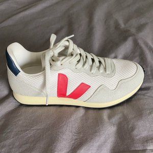 Veja SDU J-Mesh sneakers. Navy & red.